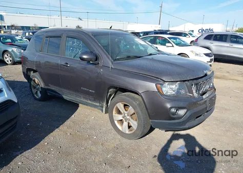2015 Jeep Compass Latitude из США, поврежденный, VIN 1C4NJDEB8FD412768